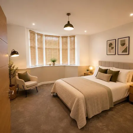 Ai Bentcliffe Apartment